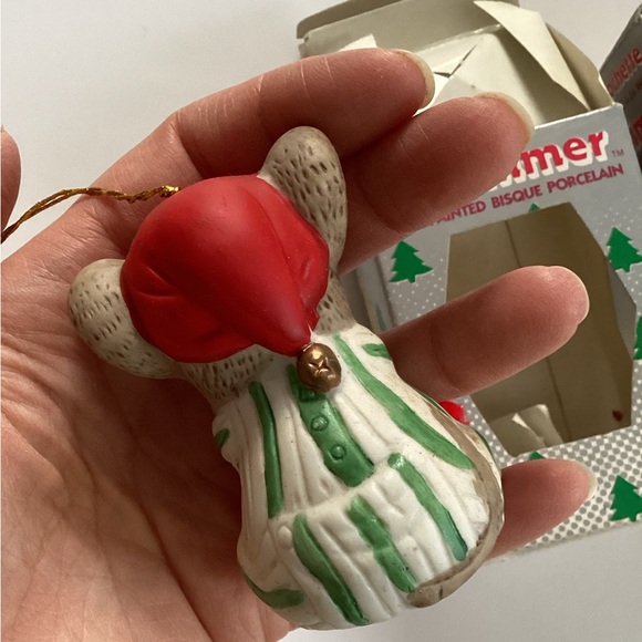 2 Vintage Lil Chimer porcelain bells (bin 3) - Picture 7 of 8